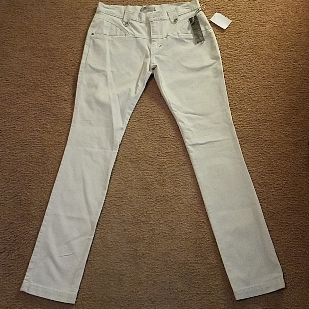NWTS STRETCH DYLAN JEANS. SIZE 4.